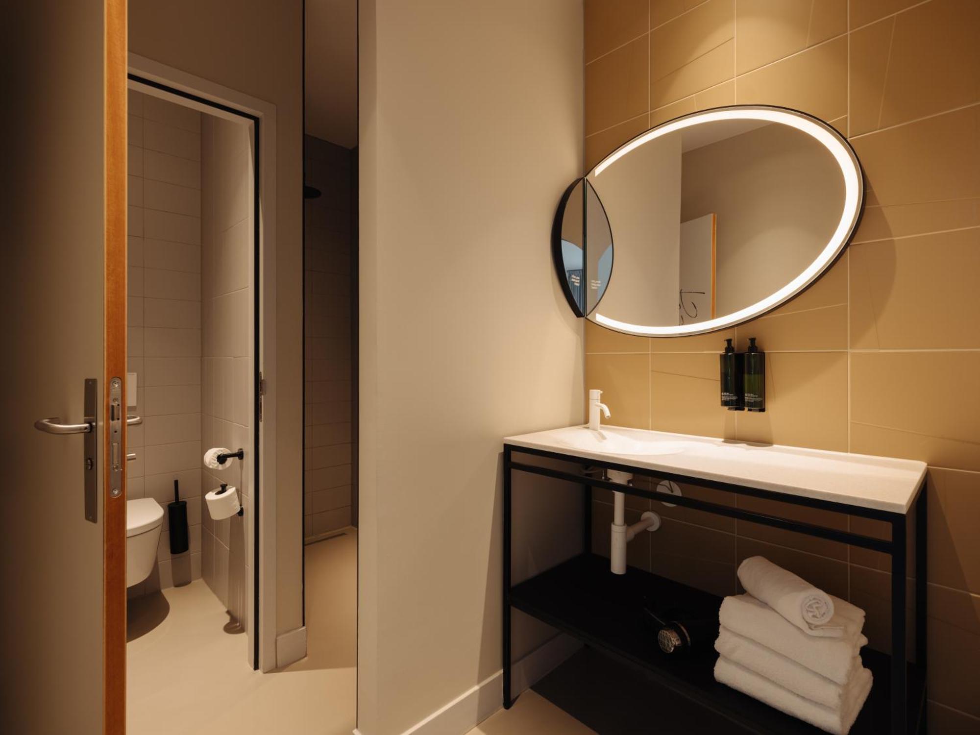 Triple Room,1617453619:JPEG