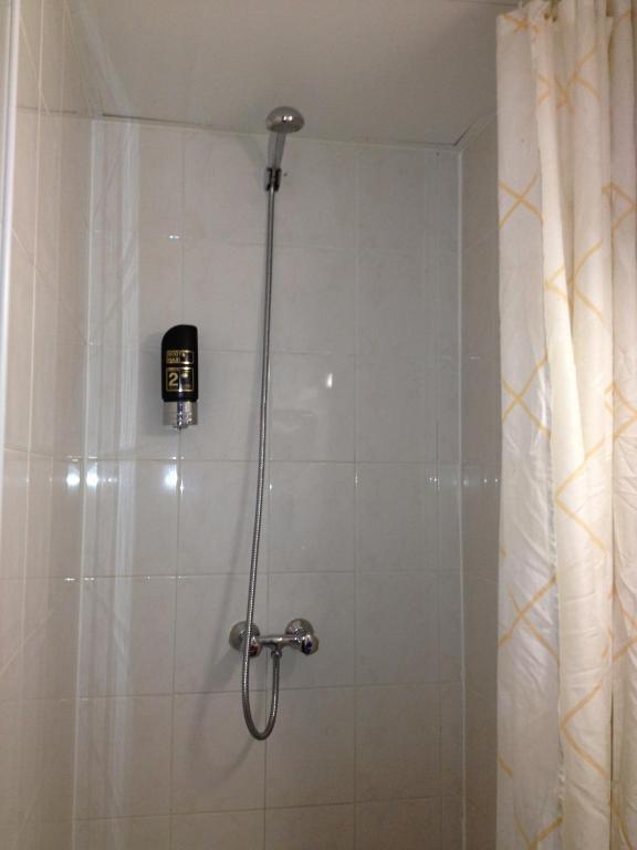 Habitación Doble con baño compartido - 2 camas