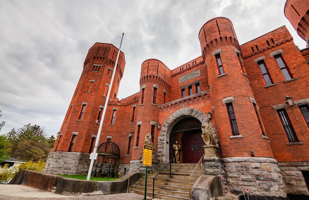 Amsterdam Castle Ny-1