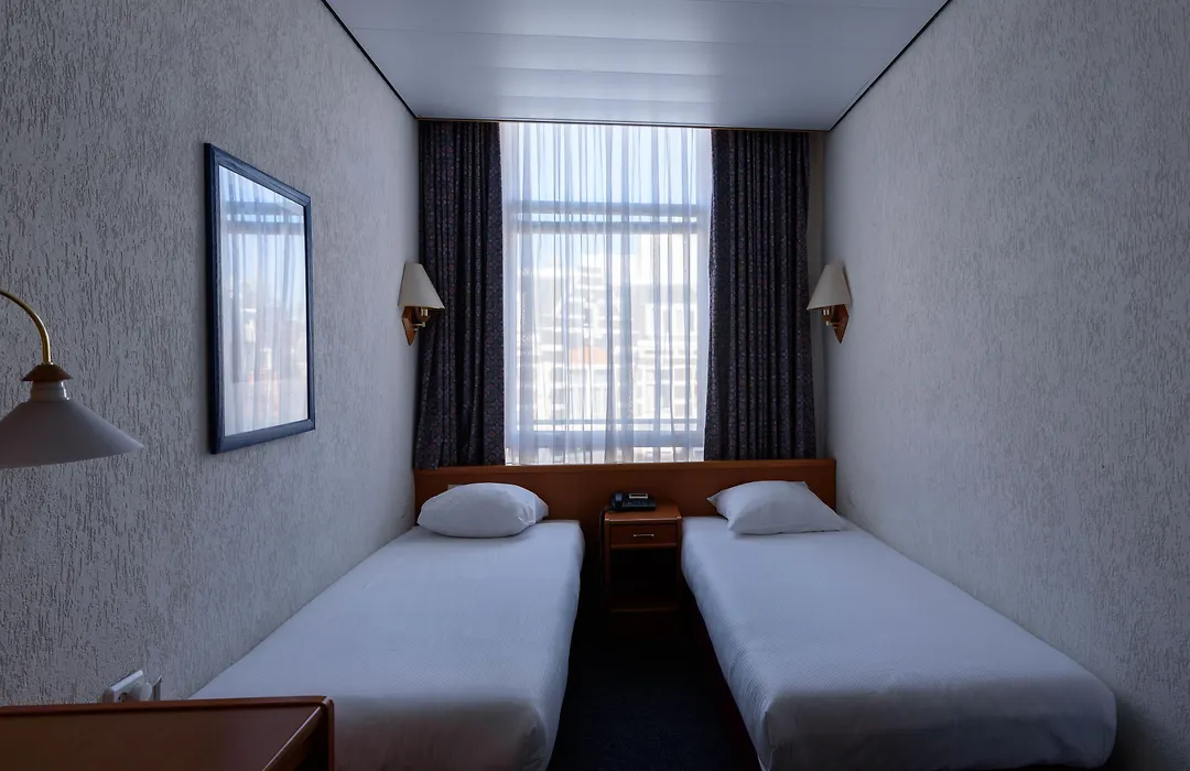 Owl Hotel-1