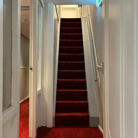 Facade Hotel Amsterdam-3